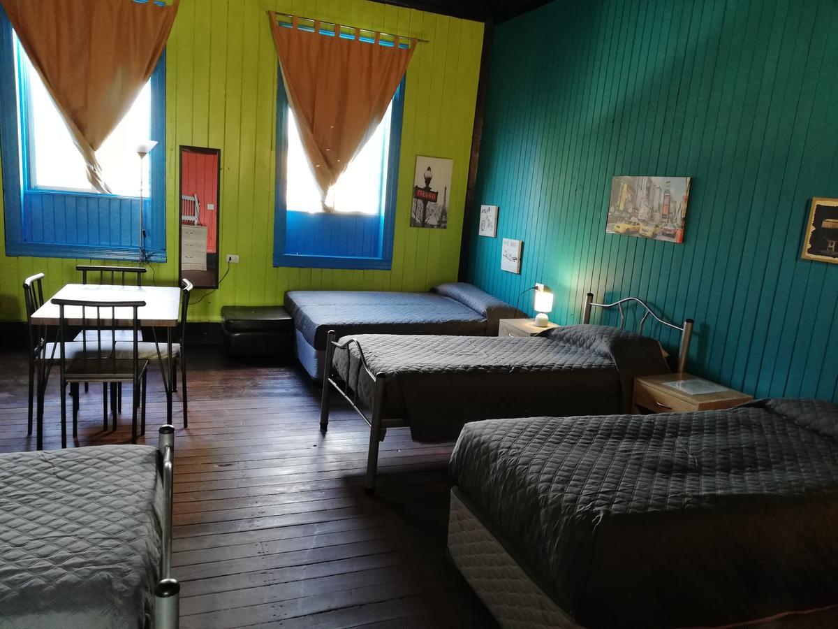 Hostal La Casona Los Ángeles Esterno foto